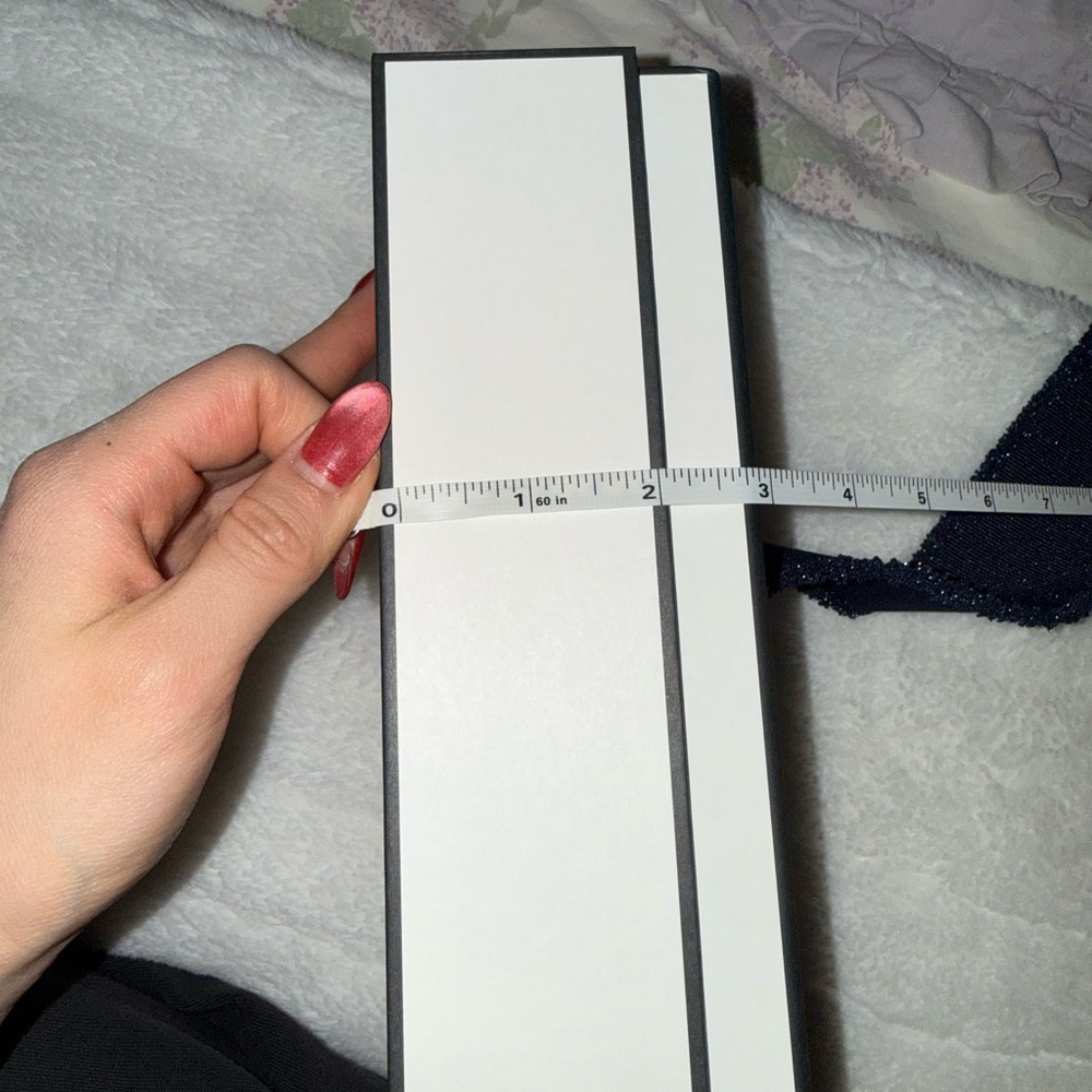 Chanel Gift Box with Ribbon - Picture 7 of 7